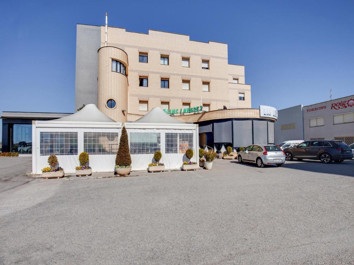 Hotel Restaurante Blanc I Negre 2 Agramunt المظهر الخارجي الصورة