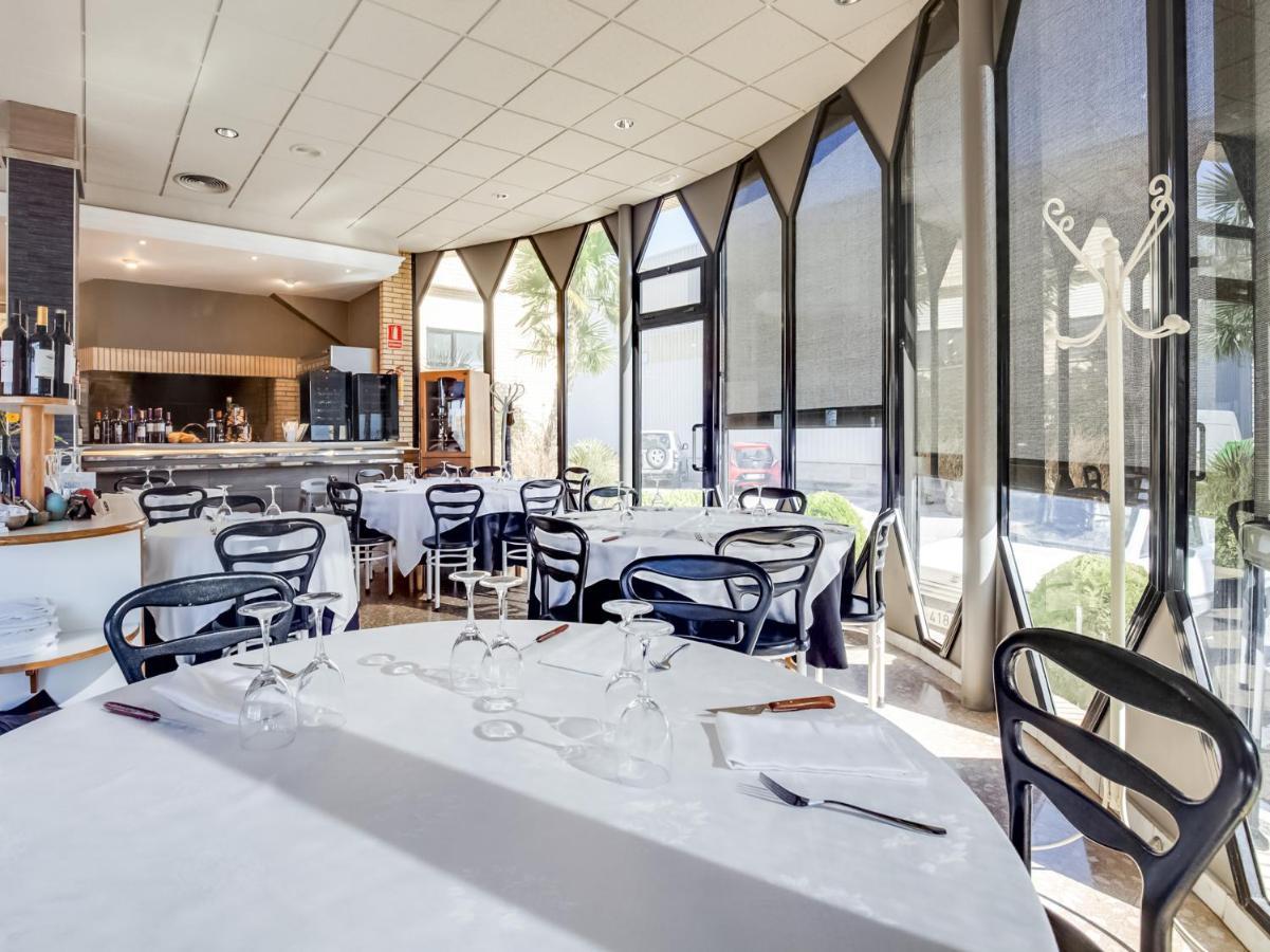 Hotel Restaurante Blanc I Negre 2 Agramunt المظهر الخارجي الصورة