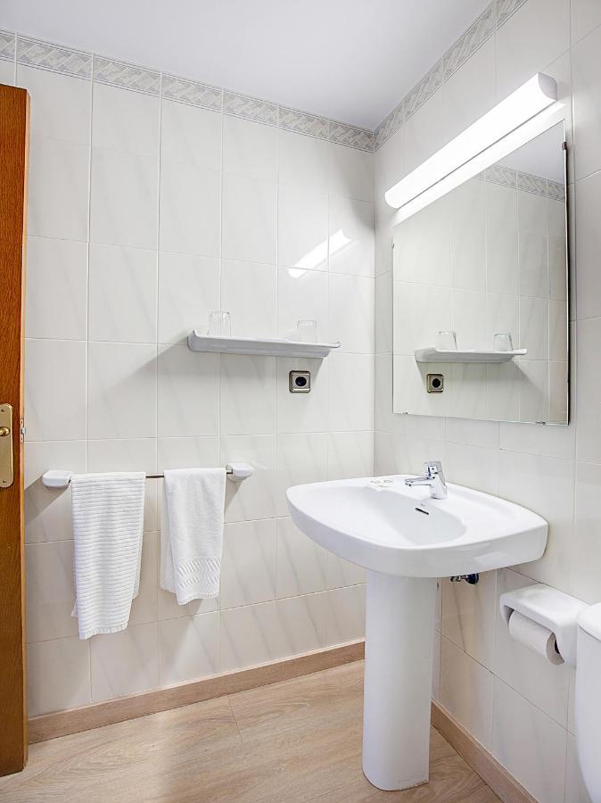 Hotel Restaurante Blanc I Negre 2 Agramunt المظهر الخارجي الصورة